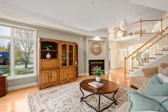 16 Hawkins Pond Lane, Salem, NH 03079