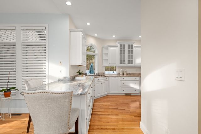 16 Hawkins Pond Lane, Salem, NH 03079