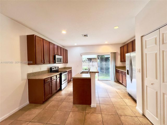 5906 Woodlands Boulevard, Tamarac, FL 33319