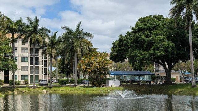 5906 Woodlands Boulevard, Tamarac, FL 33319