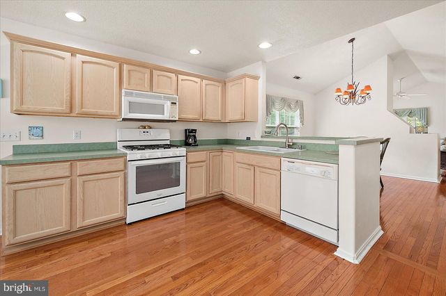 2 JOHNS CT, Ocean View, DE 19970