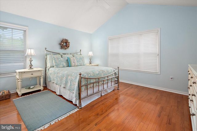 2 JOHNS CT, Ocean View, DE 19970