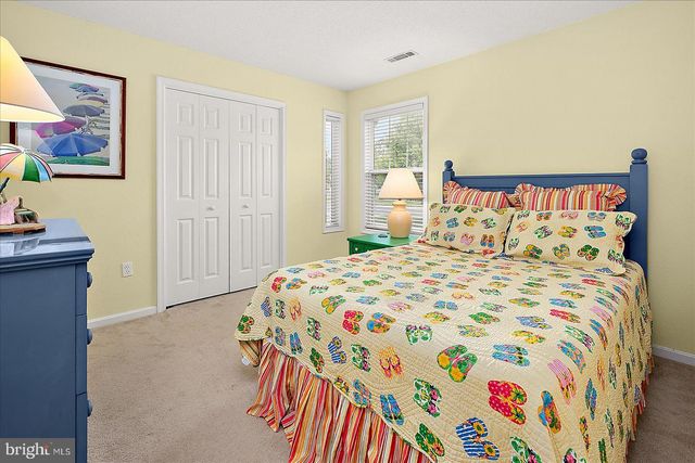 2 JOHNS CT, Ocean View, DE 19970