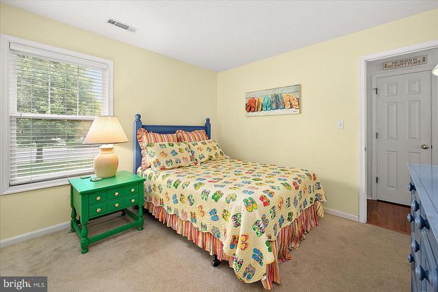 2 JOHNS CT, Ocean View, DE 19970