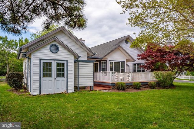 2 JOHNS CT, Ocean View, DE 19970