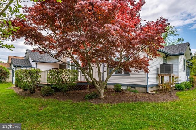 2 JOHNS CT, Ocean View, DE 19970