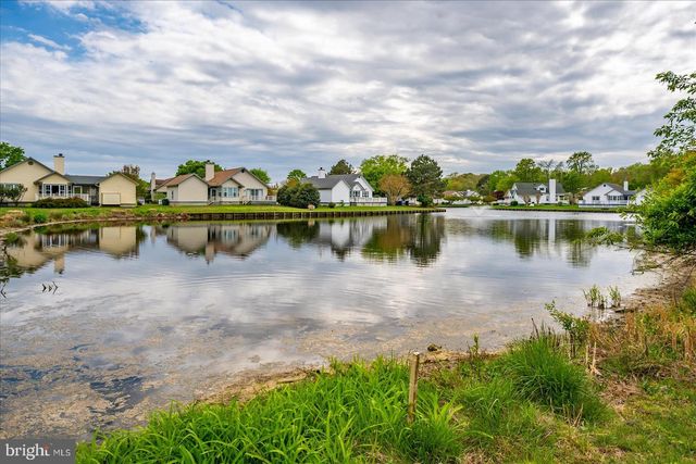 2 JOHNS CT, Ocean View, DE 19970