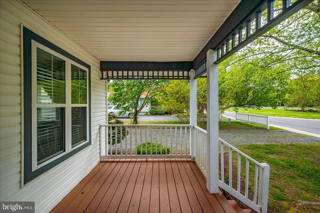 2 JOHNS CT, Ocean View, DE 19970