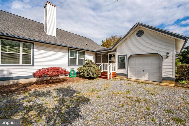 2 JOHNS CT, Ocean View, DE 19970