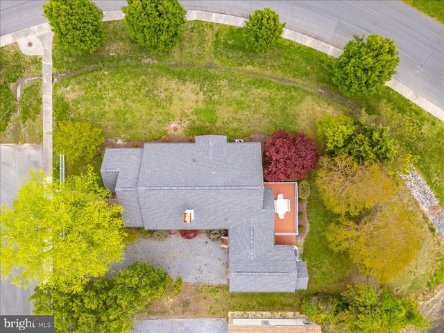 2 JOHNS CT, Ocean View, DE 19970