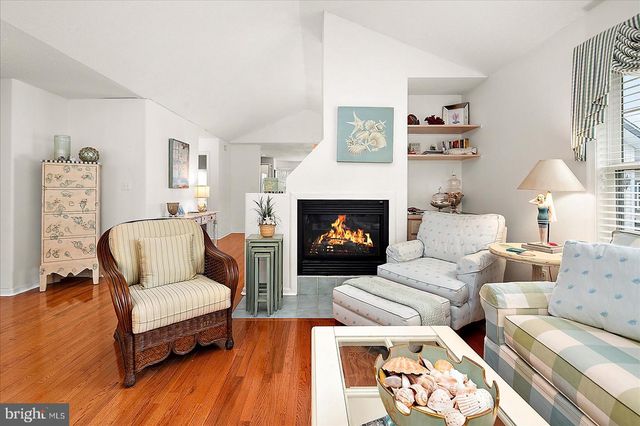 2 JOHNS CT, Ocean View, DE 19970