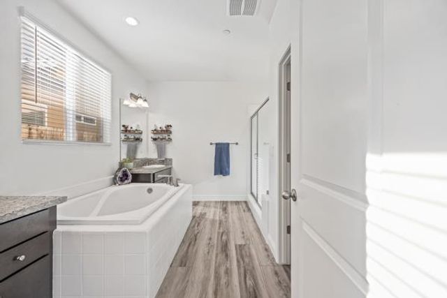 1667 Las Rosas Avenue, Clovis, CA 93612