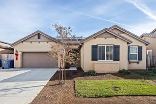 1667 Las Rosas Avenue, Clovis, CA 93612