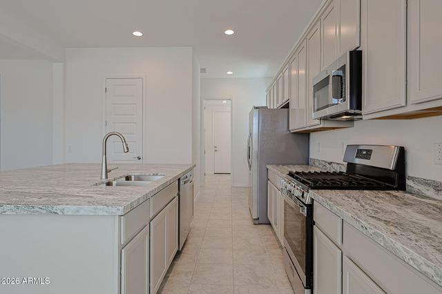 7671 W SMOKETREE Drive, Peoria, AZ 85383