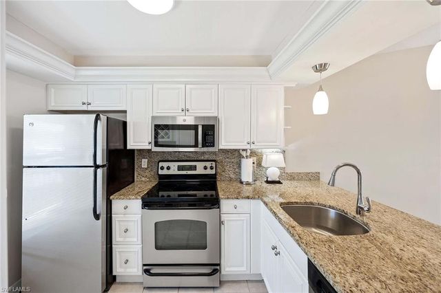 1015 Mainsail DR 112, Naples, FL 34114