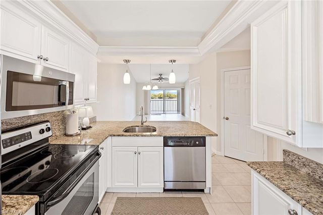 1015 Mainsail DR 112, Naples, FL 34114