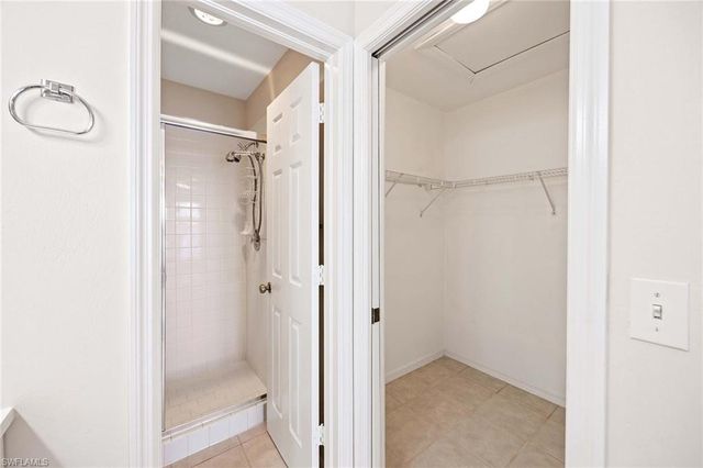 1015 Mainsail DR 112, Naples, FL 34114
