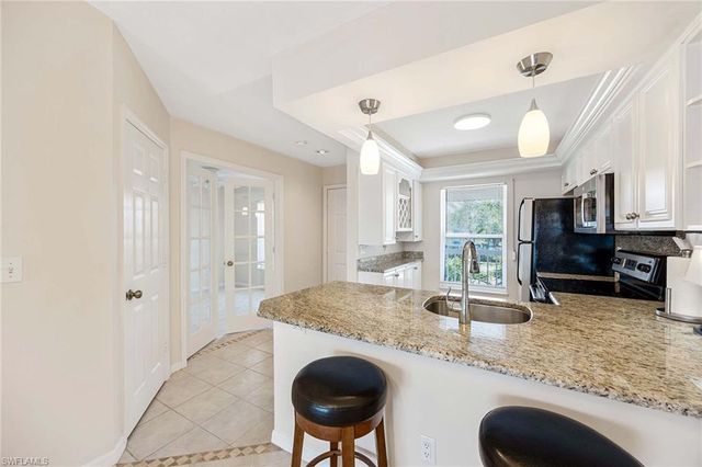 1015 Mainsail DR 112, Naples, FL 34114
