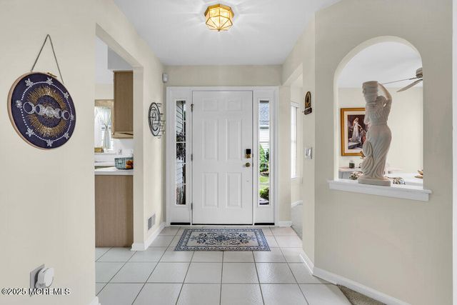 19 Grosunor Court, Jackson, NJ 08527