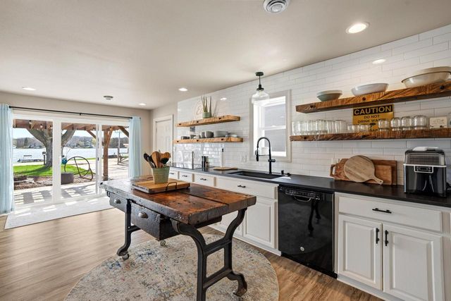 7164 Tichigan ROAD, Waterford, WI 53185