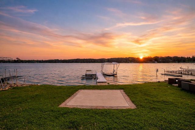 7164 Tichigan ROAD, Waterford, WI 53185