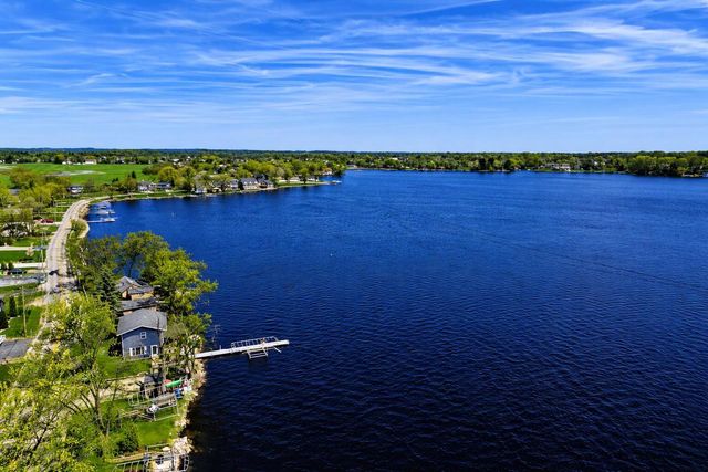 7164 Tichigan ROAD, Waterford, WI 53185