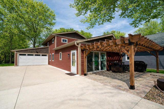 7164 Tichigan ROAD, Waterford, WI 53185
