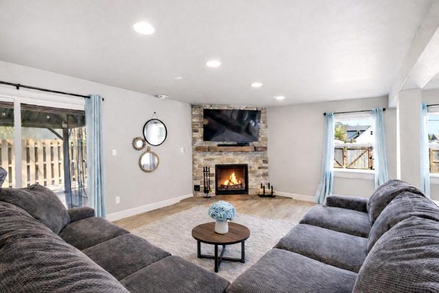 7164 Tichigan ROAD, Waterford, WI 53185