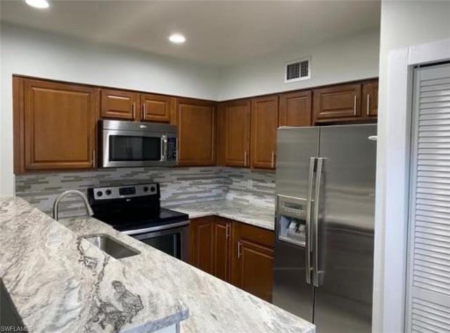 1021 SE 8th TER C, Cape Coral, FL 33990