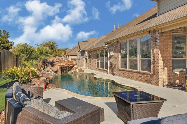 1110 Parkers Creek Lane, Friendswood, TX 77546