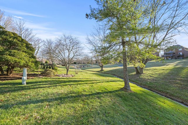 648 Andover Village Place, Lexington, KY 40509