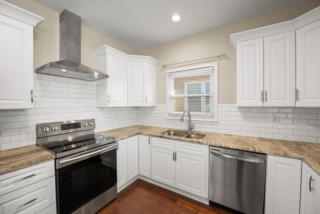 648 Andover Village Place, Lexington, KY 40509