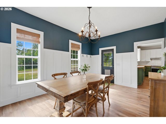 30425 Se HIGHWAY 211, Eagle Creek, OR 97022