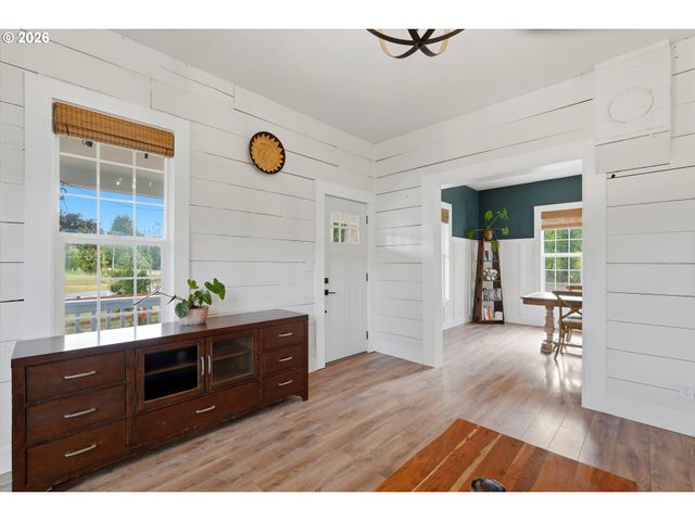 30425 Se HIGHWAY 211, Eagle Creek, OR 97022
