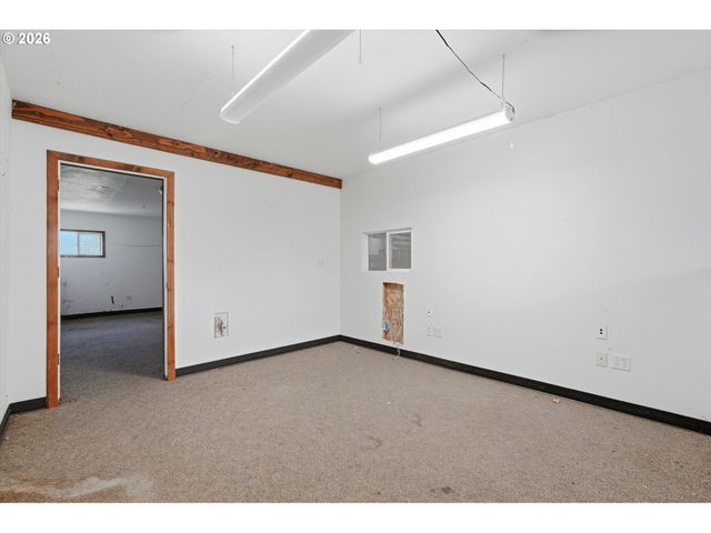 30425 Se HIGHWAY 211, Eagle Creek, OR 97022