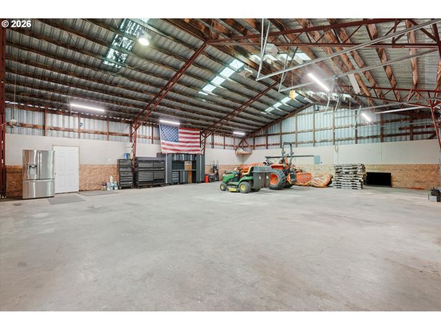 30425 Se HIGHWAY 211, Eagle Creek, OR 97022