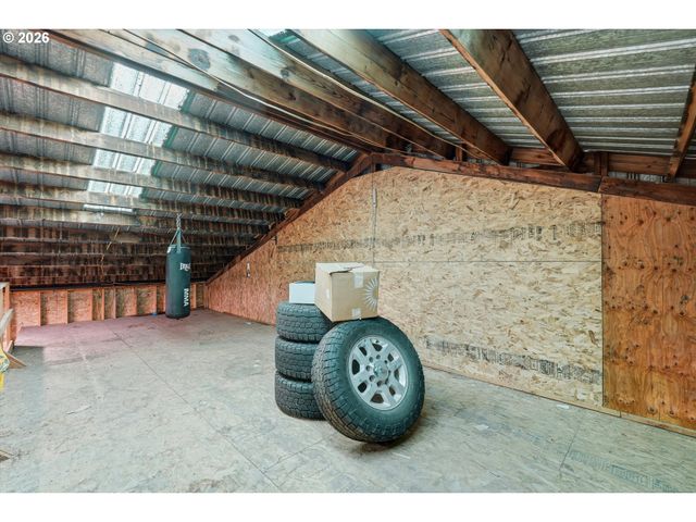 30425 Se HIGHWAY 211, Eagle Creek, OR 97022
