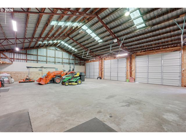 30425 Se HIGHWAY 211, Eagle Creek, OR 97022