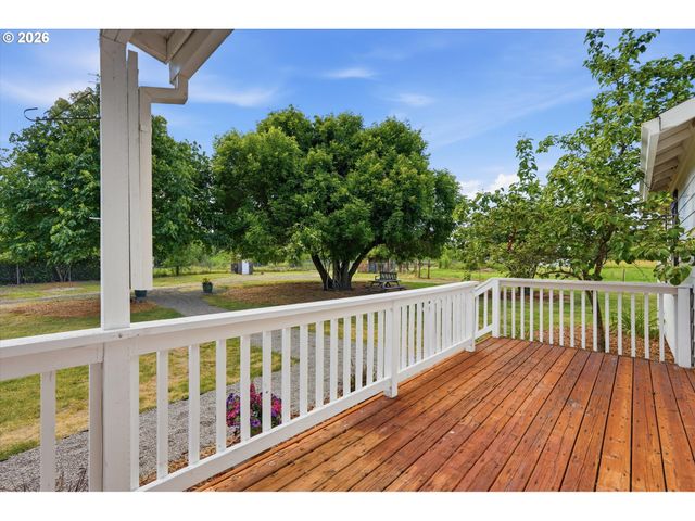 30425 Se HIGHWAY 211, Eagle Creek, OR 97022
