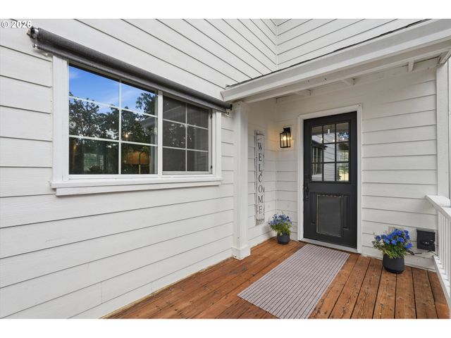 30425 Se HIGHWAY 211, Eagle Creek, OR 97022