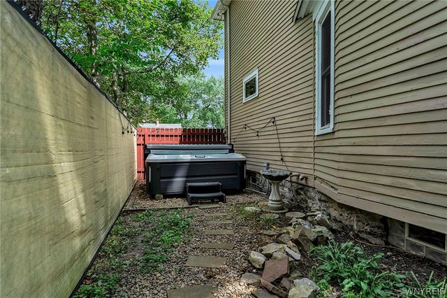 89 Fields Avenue, Buffalo, NY 14210