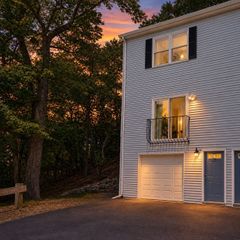 25 Gediminas St 25, Worcester, MA 01610