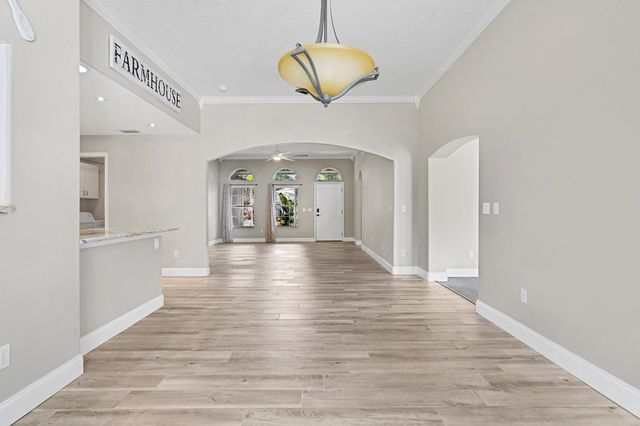 50 Breeze Hill Ln, Palm Coast, FL 32137