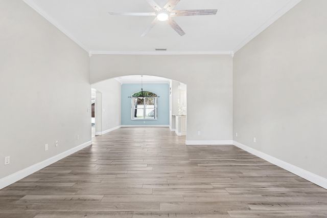 50 Breeze Hill Ln, Palm Coast, FL 32137