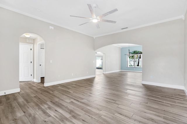 50 Breeze Hill Ln, Palm Coast, FL 32137