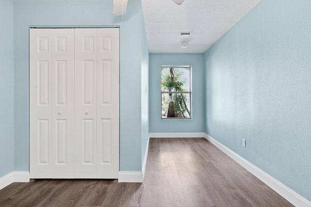 50 Breeze Hill Ln, Palm Coast, FL 32137