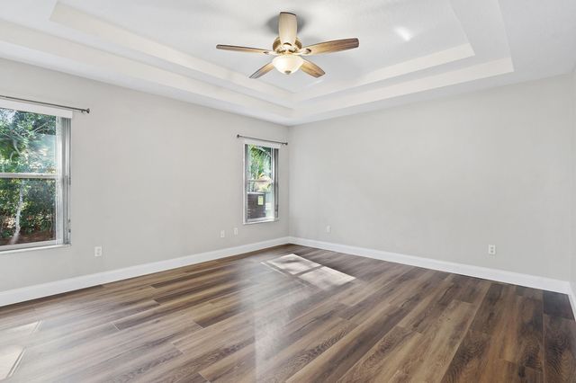 50 Breeze Hill Ln, Palm Coast, FL 32137