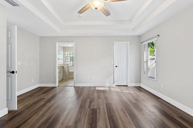 50 Breeze Hill Ln, Palm Coast, FL 32137