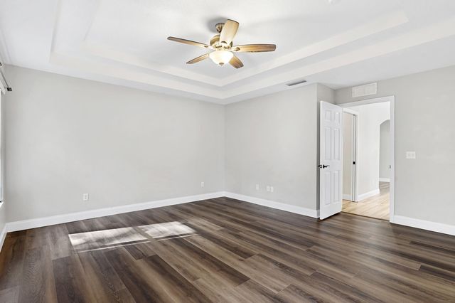 50 Breeze Hill Ln, Palm Coast, FL 32137