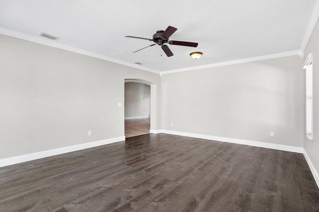 50 Breeze Hill Ln, Palm Coast, FL 32137